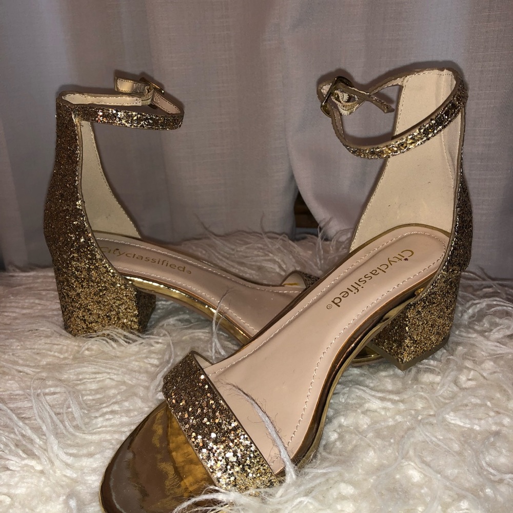 NEVER WORN Gold sparkle block heel